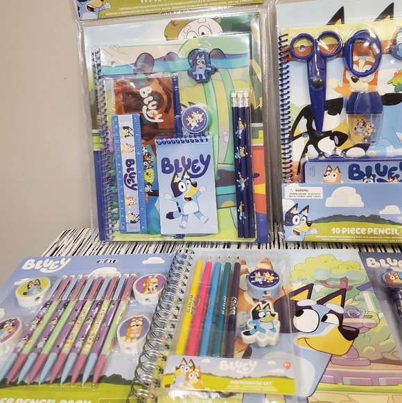 Bluey Stationery Set Over 45 Pieces - Picture 2 of 6